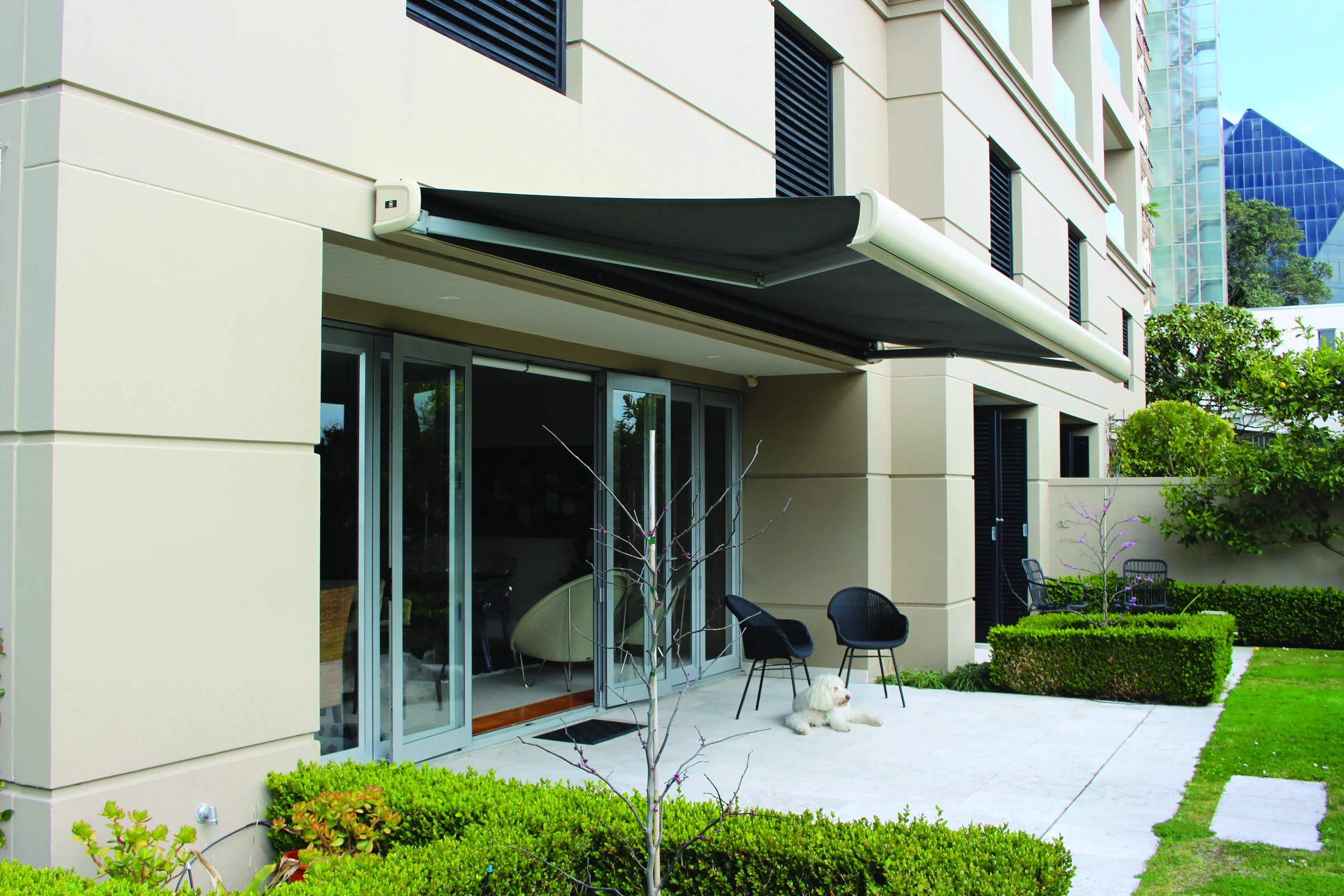 Soleia awning desert sand with black fabric